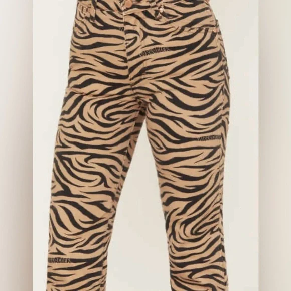 Wrangler Women's High Rise Wild West Purr Print Straight Jeans  size 30x28 - Picture 2 of 12